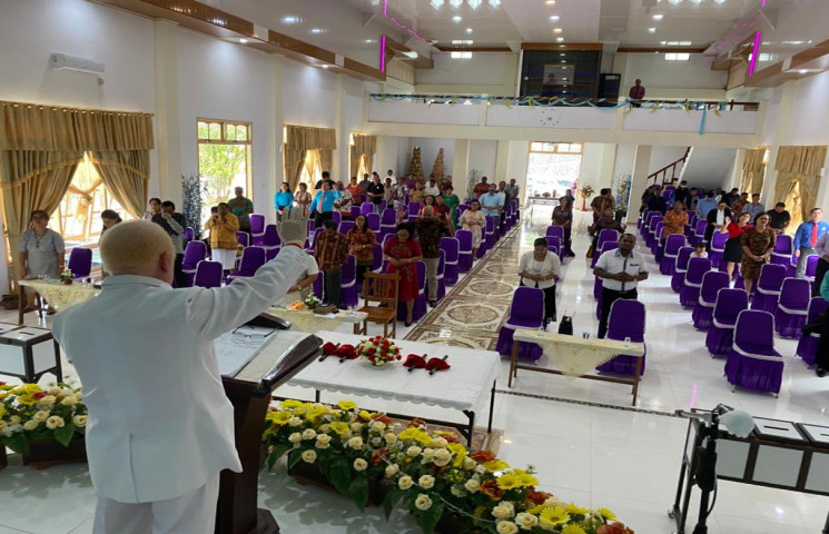 Sosial Distancing di Gereja, Jemaat Duduk Berjarak 1 Meter 